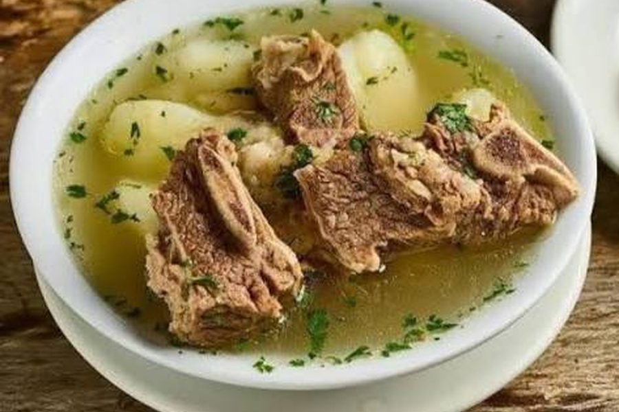 CALDO DE COSTILLA