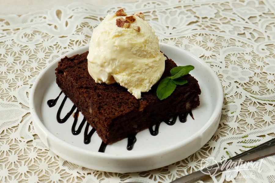 BROWNIE CON HELADO