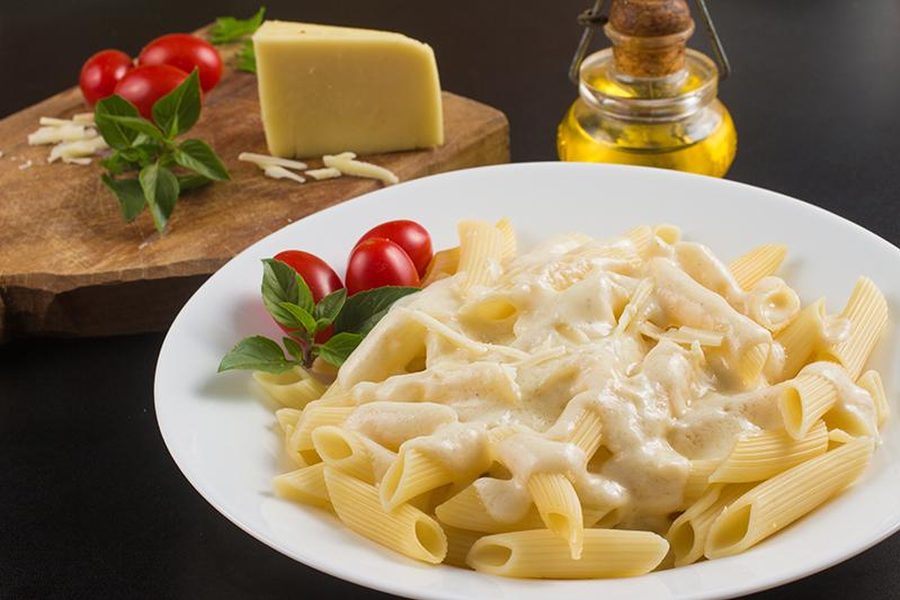 PASTA EN SALSA BLANCA