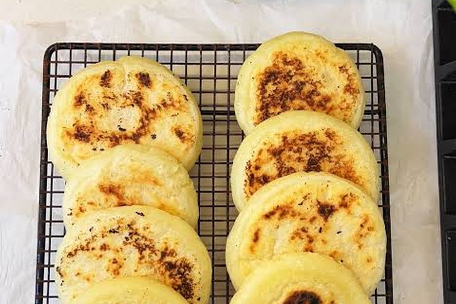 AREPITAS DE YUCA CON QUESO