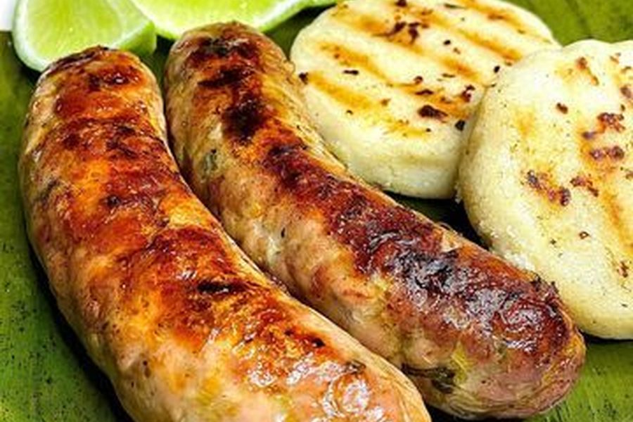 CHORIZO / PAPA/YUCA/O AREPA
