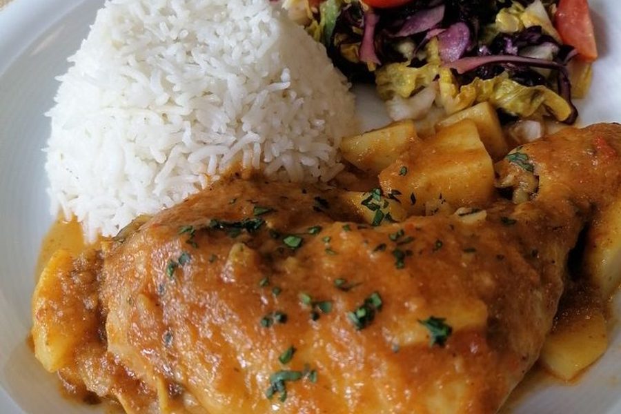EJECUTIVO CON POLLO GUISADO