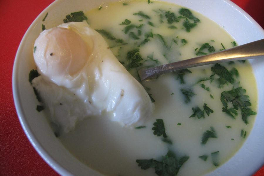 MEDIO CALDO DE HUEVOS