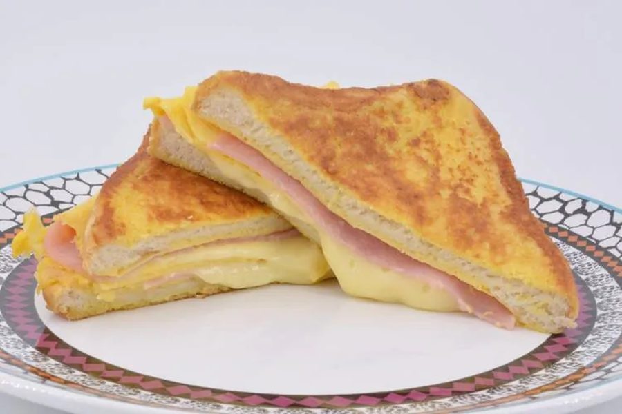 SANDWICH JAMÓN Y QUESO