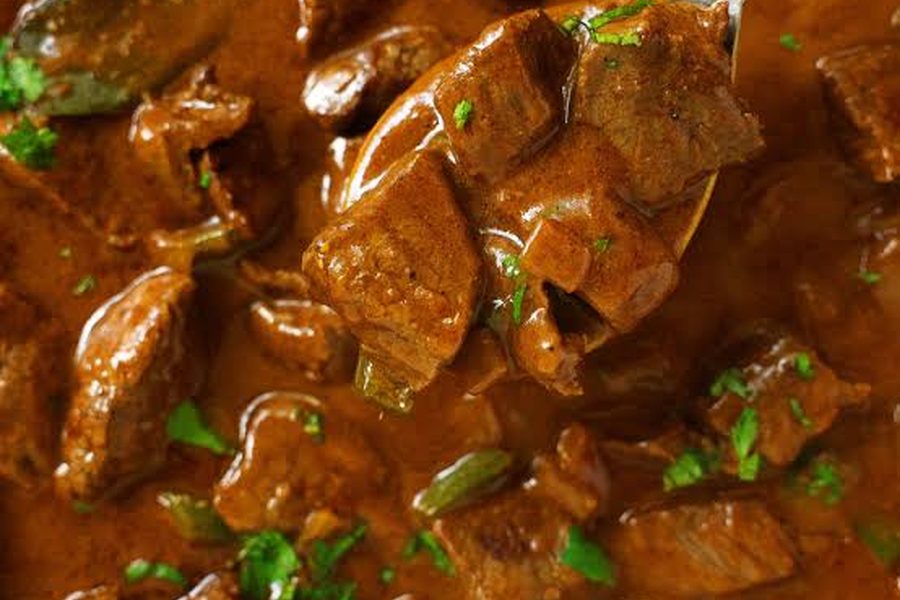 ALMUERZO CARNE GUISADA