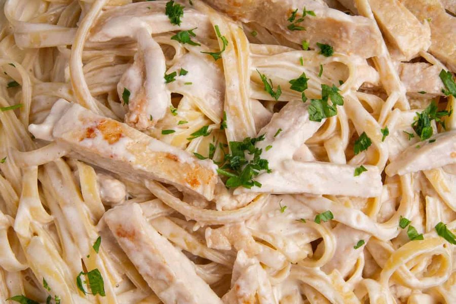 ALMUERZO PASTAS ALFREDO