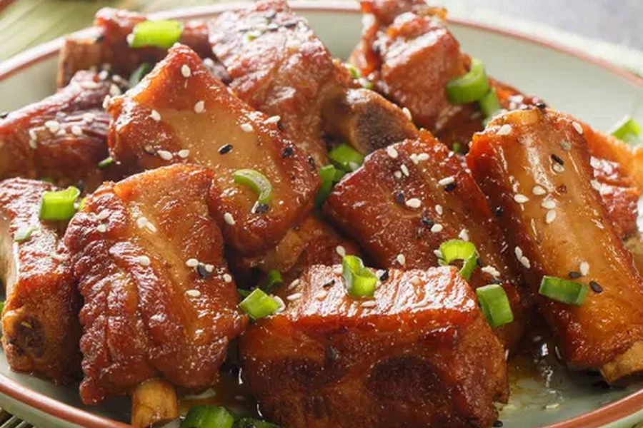 ALMUERZO COSTILLAS DE CERDO